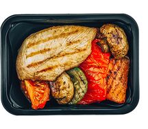 Куриная грудка с овощами гриль