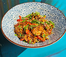 Рис Маканан с морепродуктами в остром кокосовом соусе