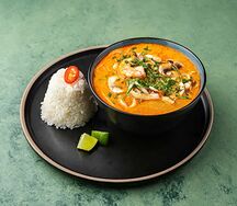 Суп Том ям с морепродуктами и рисом