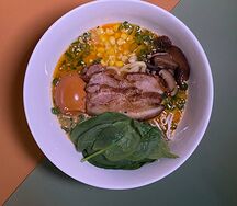 Рамен Кимчи со свиной грудинкой Чашу