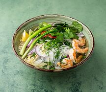 Суп Фо-зау с креветками и кальмарами