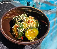 Битые хрустящие огурцы