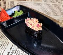 Спайси-суши с тунцом