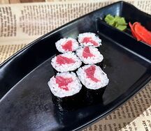 Ролл с тунцом