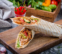 Шаурма Микс с курицей, телятиной и ягненком в лаваше