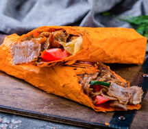 Шаурма с курицей и телятиной в сырном лаваше