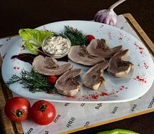 Язык бараний отварной