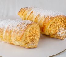 Трубочка с белковым кремом