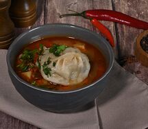 Манты с бульоном