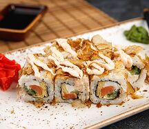 Ролл со стружкой тунца