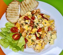 Скрэмбл с томатами