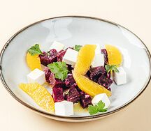Салат из запеченной свеклы с фетой