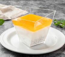 Панна котта с семенами чиа и пюре из маракуйи