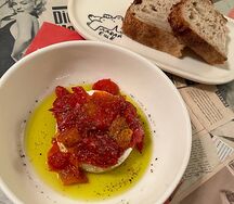 Камамбер с томатами