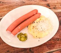 Скрэмбл с фермерскими сосисками