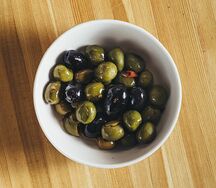 Маринованные оливки, чили