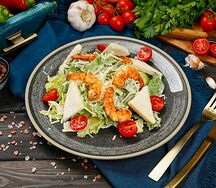 Салат Цезарь с креветками