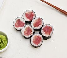 Маки ролл с тунцом