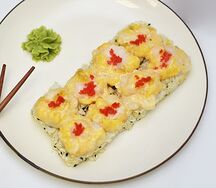 Ролл манго-гребешок