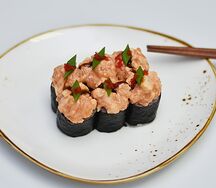 Ролл Креветка-лосось спайси
