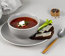 Борщ с гренками и салом