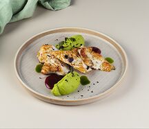 Филе индейки на гриле с пюре из брокколи