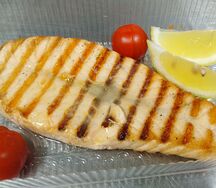 Стейк из сёмги под сливочным соусом с красной ирой