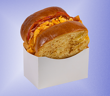 Сэндвич с пепперони на бриоши