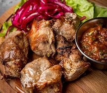 Шашлык из cвинoй шейки