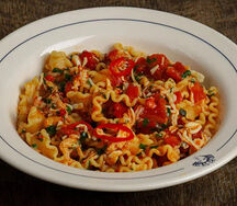 Мафальдине, краб, томаты