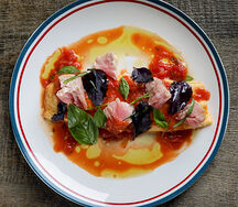 Омлет, тунец, томаты