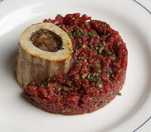 Испанский тартар и мозговая косточка