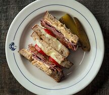 Сэндвич с пастрами