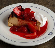 Баскская запеканка, клубника, ревень