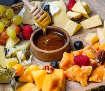 Сырная тарелка на компанию
