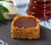 Медовик в шоколадной карамели