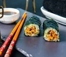 Хенд-ролл с угрем