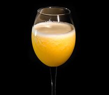 Свежевыжатый ананасовый сок