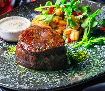 Филе миньон с мангал салатом