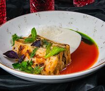 Блинная лазанья с говядиной и лесными грибами