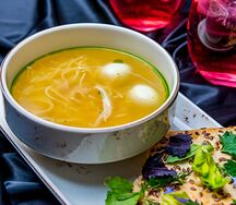 Куриный бульон с лапшой