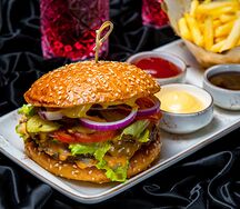 Бургер классический с картофелем фри
