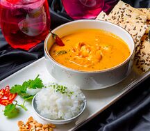 Том ям с морепродуктами