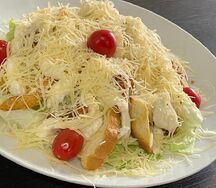 Салат Цезарь с тигровыми креветками