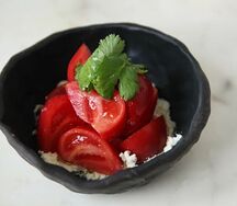 Узбекские томаты с сыром фета и тыквенным маслом