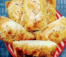 Самса из слоеного теста с курицей