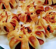 Ромашки с сосиской и воздушным сыром