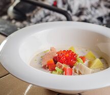 Суп Калакейтто на сливках с двумя видами рыб