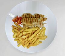 Шашлычок из индейки и картофель фри