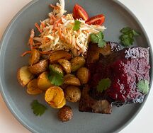 Шорт рибс под клюквенным соусом